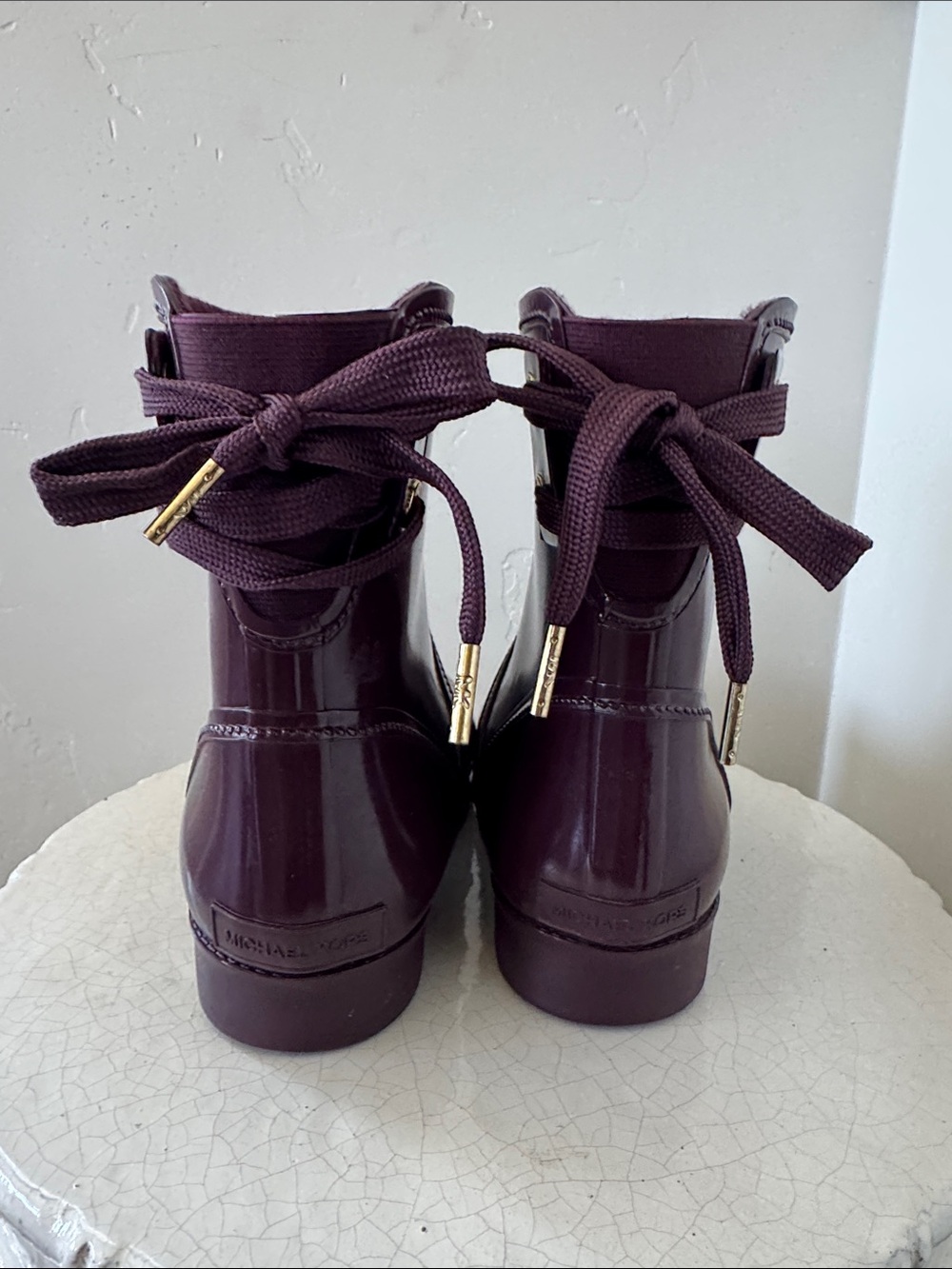 Michael Kors Women’s Deep Plum Lace-Up Glossy Rubber Ankle Rain Boots Size 9 EUC - Picture 4 of 13